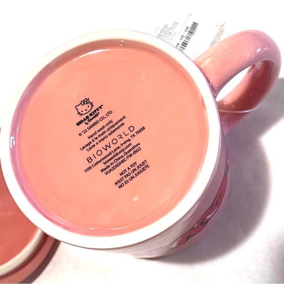 Hello Kitty HAPPY KISS DAY Ceramic Mug with Lid Pink - Picture 7 of 17